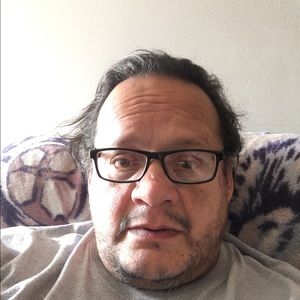 Meet your Posher, Dennis